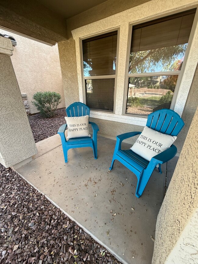 Building Photo - 942 S Deerfield Ln