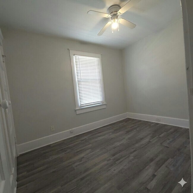 Building Photo - 3031 Boulevard Pl