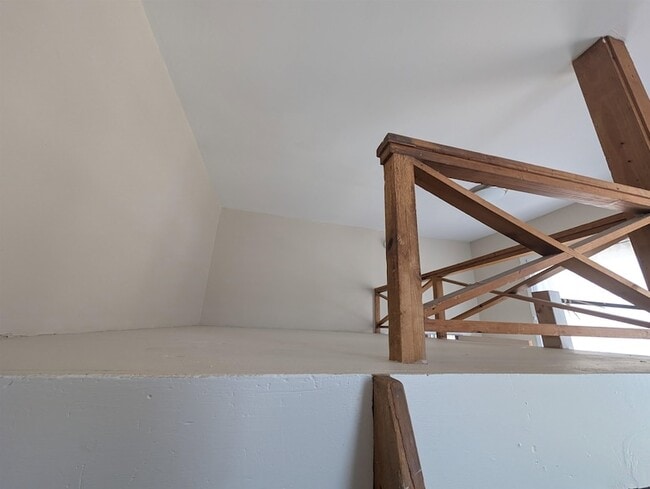 Building Photo - 145 Main St