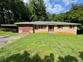 Building Photo - 3 bedroom, 1.5 bathroom single family home