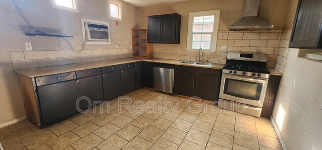 Building Photo - 9710 Fieldbloom Ln