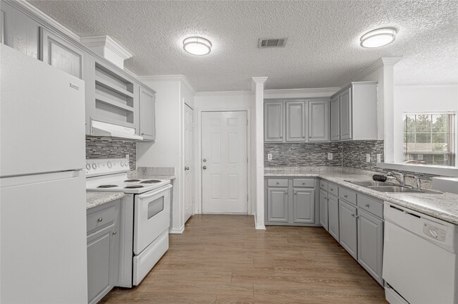 Building Photo - 145 Varsity Drive