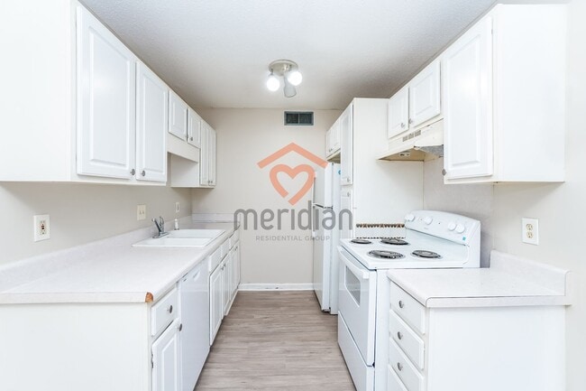 Building Photo - 2 bed / 1 bath ~ Ladson, SC