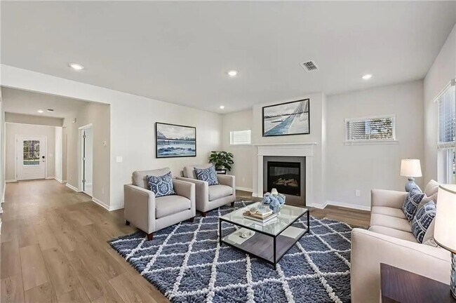 Building Photo - 265 Sequoia Ln