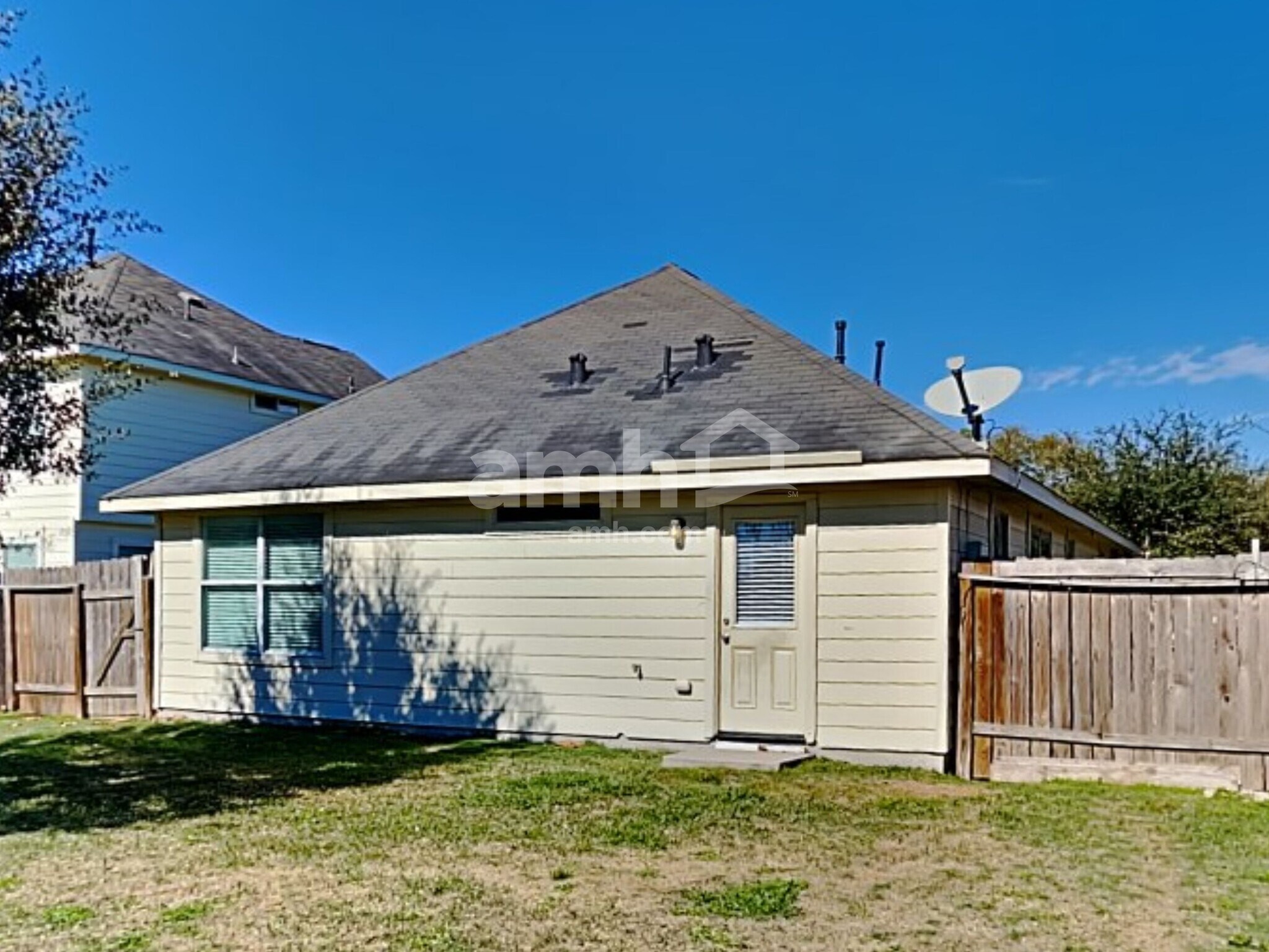 Building Photo - 13210 Ambrosa Dr