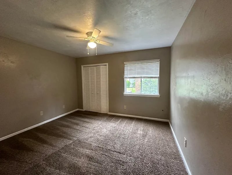 Building Photo - 1409 Shallow Brook