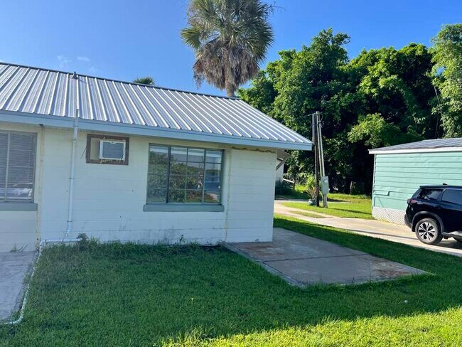 Building Photo - 5400 Riverside Dr