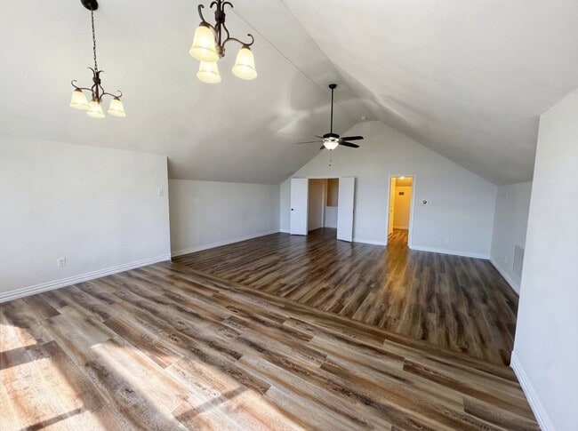 Building Photo - 1601 Kennedy Dr