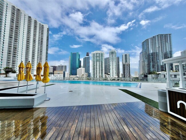 Building Photo - 92 SW 3rd St