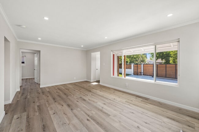 Living Room - 6535 Ben Ave