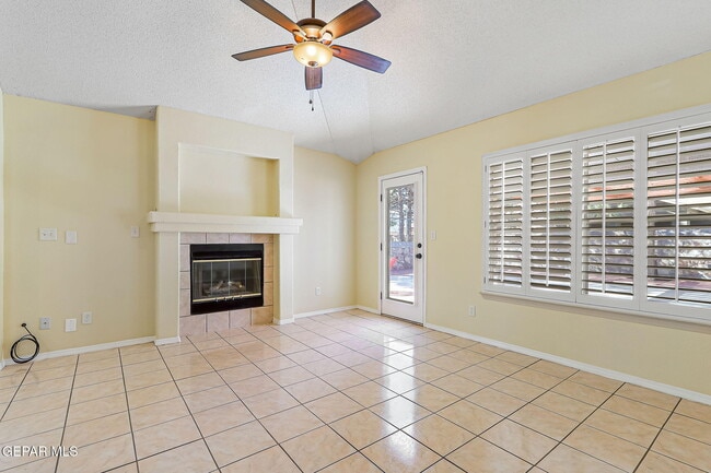 Building Photo - 13709 Paseo Hermoso Dr