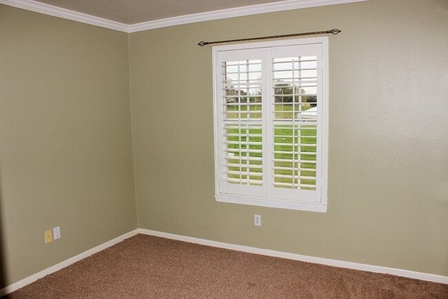 Building Photo - 347 Stone Hill Dr