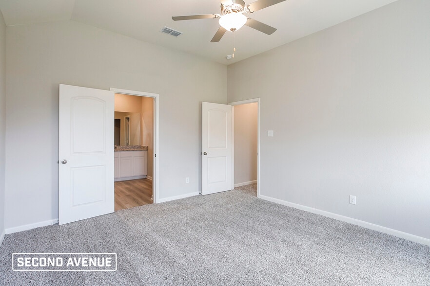 Building Photo - 2005 Erlinda Dr