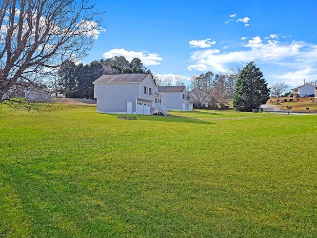 Building Photo - Charming 3 Bed, 2 Bath Home in Douglasvill...