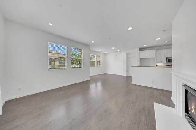 Building Photo - 6287 Ancora Ln