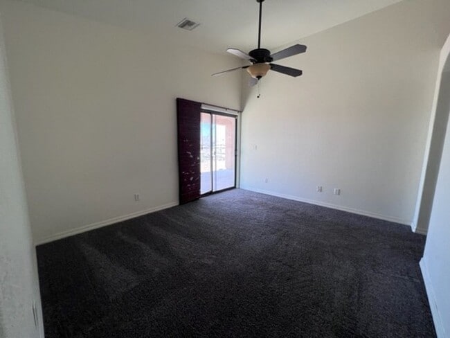 Building Photo - 3 Bedroom 2 bath Home Boat Deep Garage and...