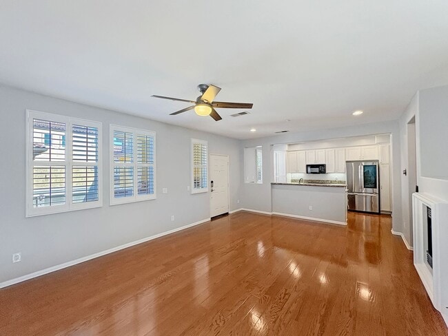 Building Photo - Beautiful 2B/2.5BA located in Santee!