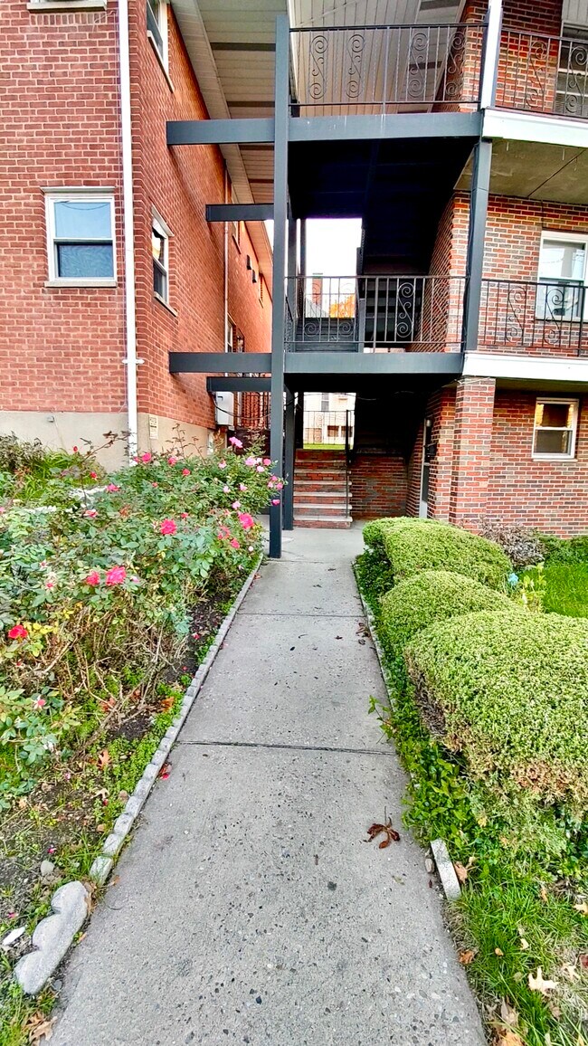 Entryway - 111 Terrace Pl