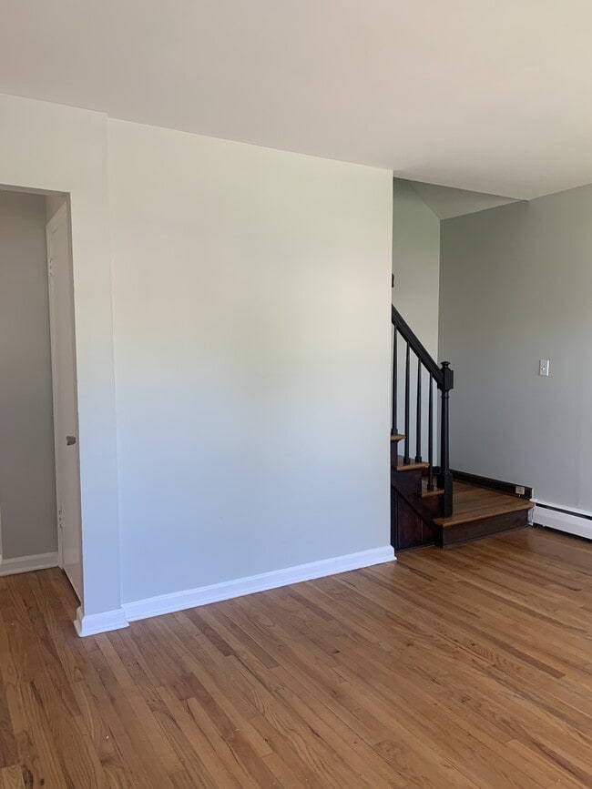Building Photo - 1219 E Blancke St