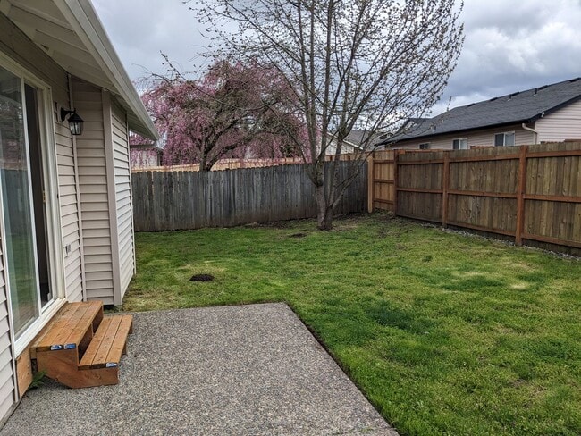 Building Photo - Amazing 3 bedroom home