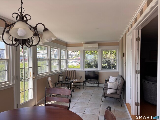 Building Photo - 7 Nehantic Dr