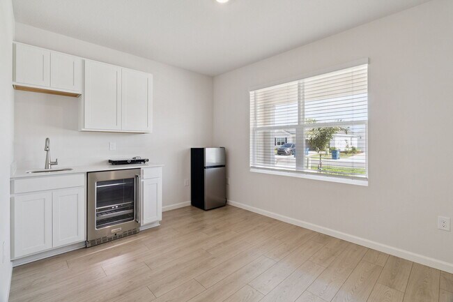 Building Photo - 1434 Garabaldi Cir SE