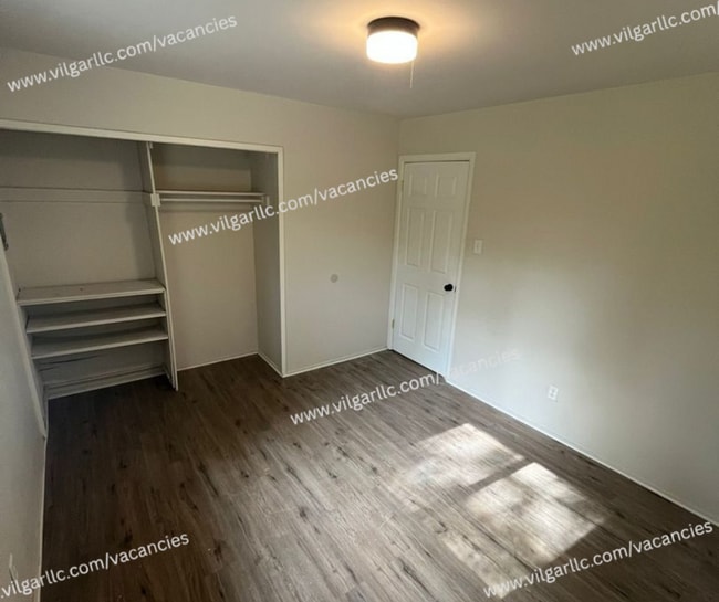 Building Photo - 3 Bedrooms | 1 Bathroom – Single-Family Ho...