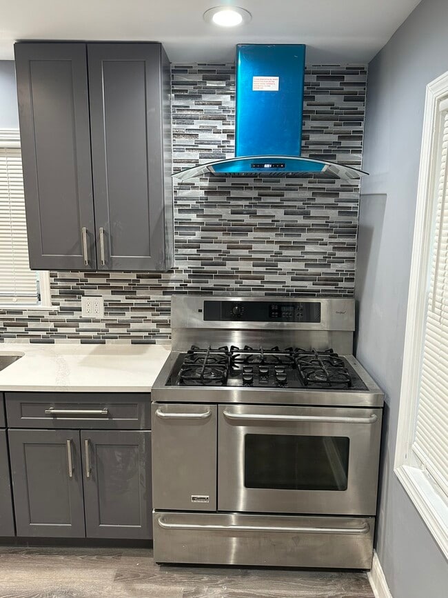 Building Photo - 8201 S Homan Ave