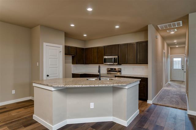 Building Photo - 708 Harvest Moon Dr