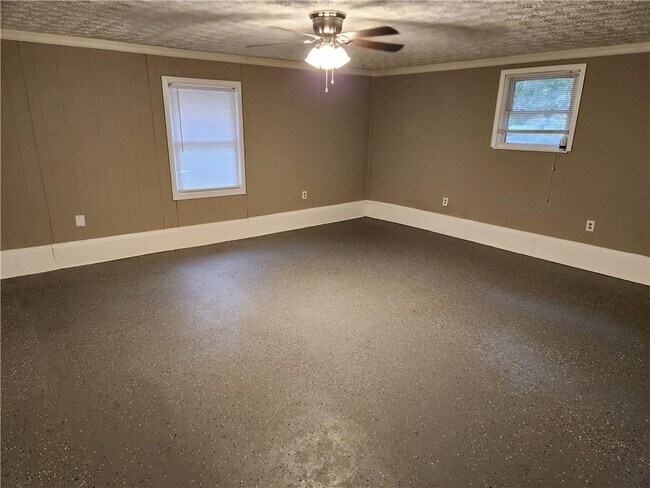 Building Photo - 171 Sarann Ct NW
