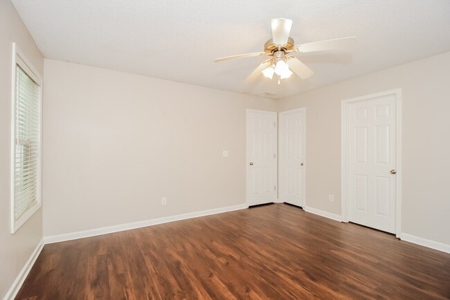 Building Photo - 413 Rosemont Ct