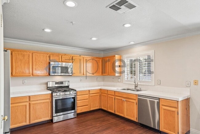 Building Photo - 1366 Jayhawk Ln