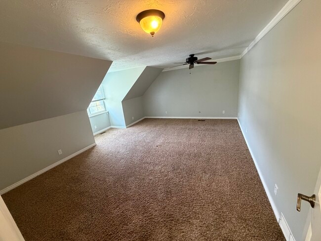 Building Photo - 8670 Snow Mountain Dr