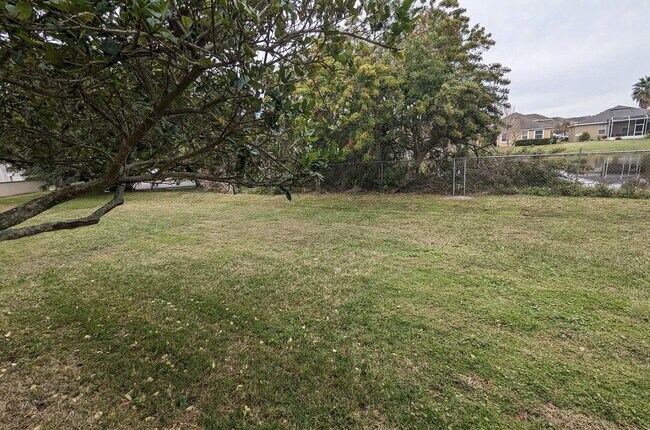 Building Photo - Centrally located, yet secluded 2 bedroom condo in the heart of Orlando for Rent