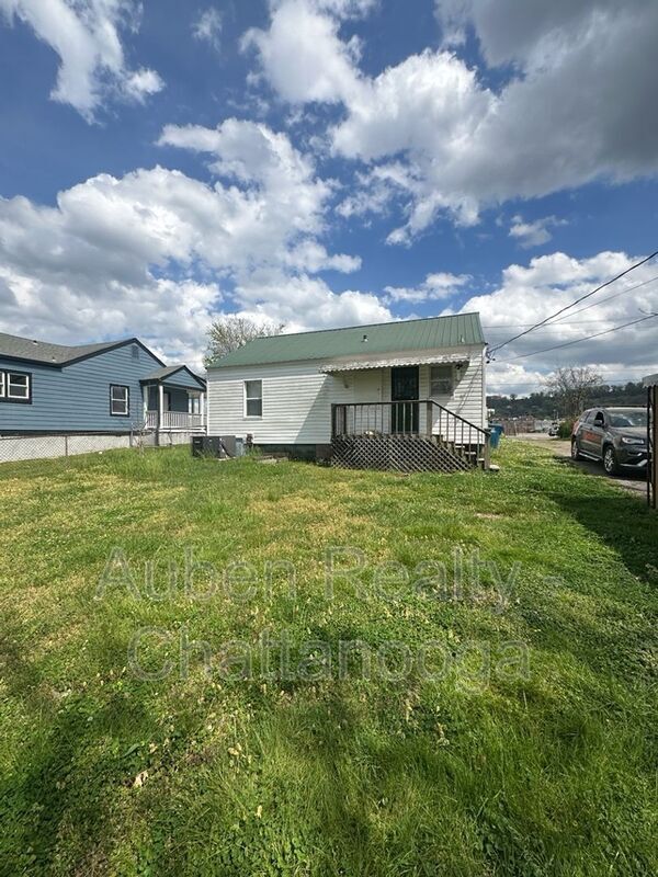 Building Photo - 505 Flegal Ave