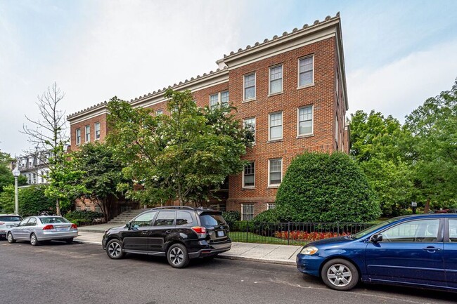 Building Photo - Amazing One-Bedroom Adams Morgan Unit! - W...