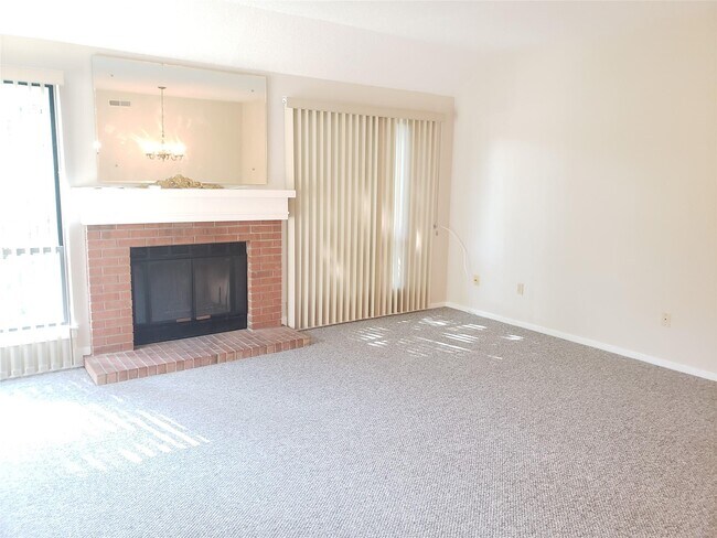 Building Photo - 512 Heritage Hills
