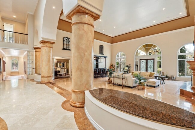 Building Photo - 459 Flores De Oro