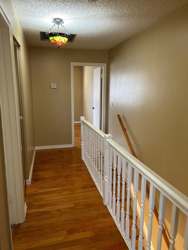 Building Photo - 139 Sparrow Dr