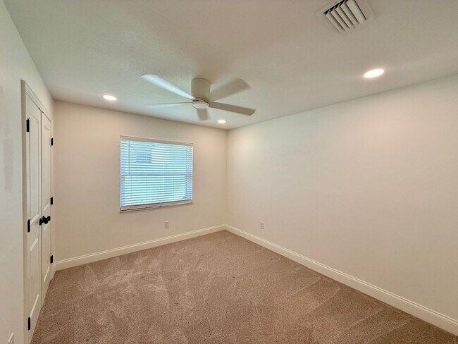 Building Photo - GORGEOUS, COMPLETELY REDONE 3/2 MAITLAND H...