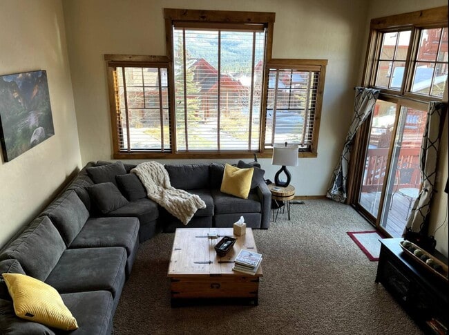Building Photo - 970 Bear Trail