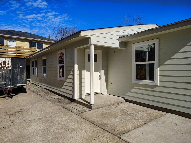 Building Photo - 6603 Narcissus St