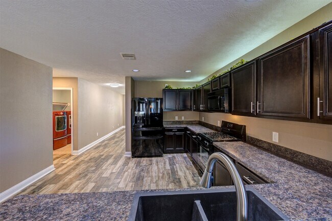 Building Photo - 16011 Heights Harvest Ln