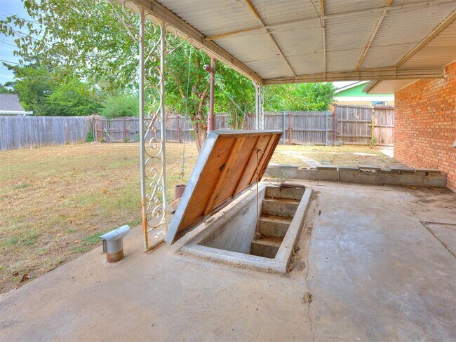 Building Photo - 412 Sundown Dr