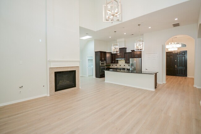 Building Photo - 6403 Edinburgh Ct
