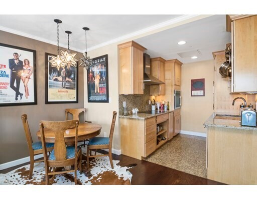 Building Photo - 75 Clarendon St