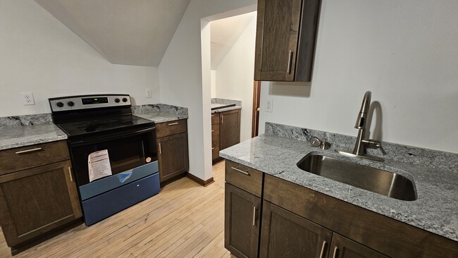 Granite countertops - 1610 Columbus St