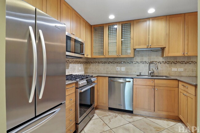 Building Photo - 128 Pembroke Cir