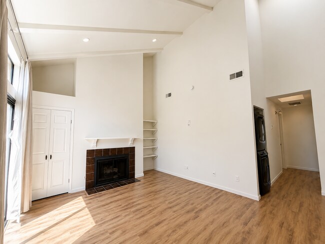 Building Photo - 3744 Arnold Ave