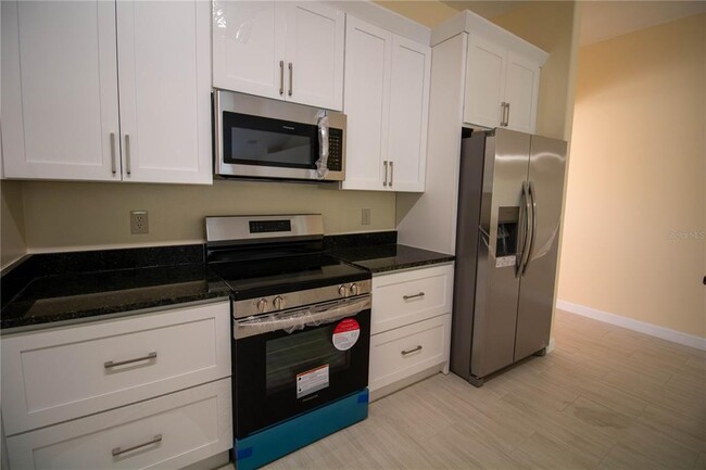 Building Photo - 14369 Babylon Way